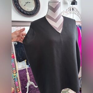 JARBO Black V-Neck Women's Top 😍